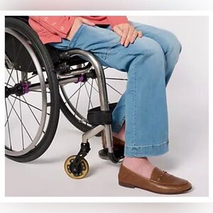 Denim & Co. Adaptive Cozy Touch Slim Straight Jean Wheelchair Fit Light Wash